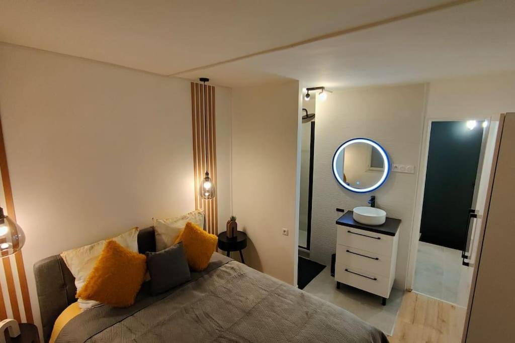 Joli Appartement Au Pied Du Tramway Bezons Exterior foto